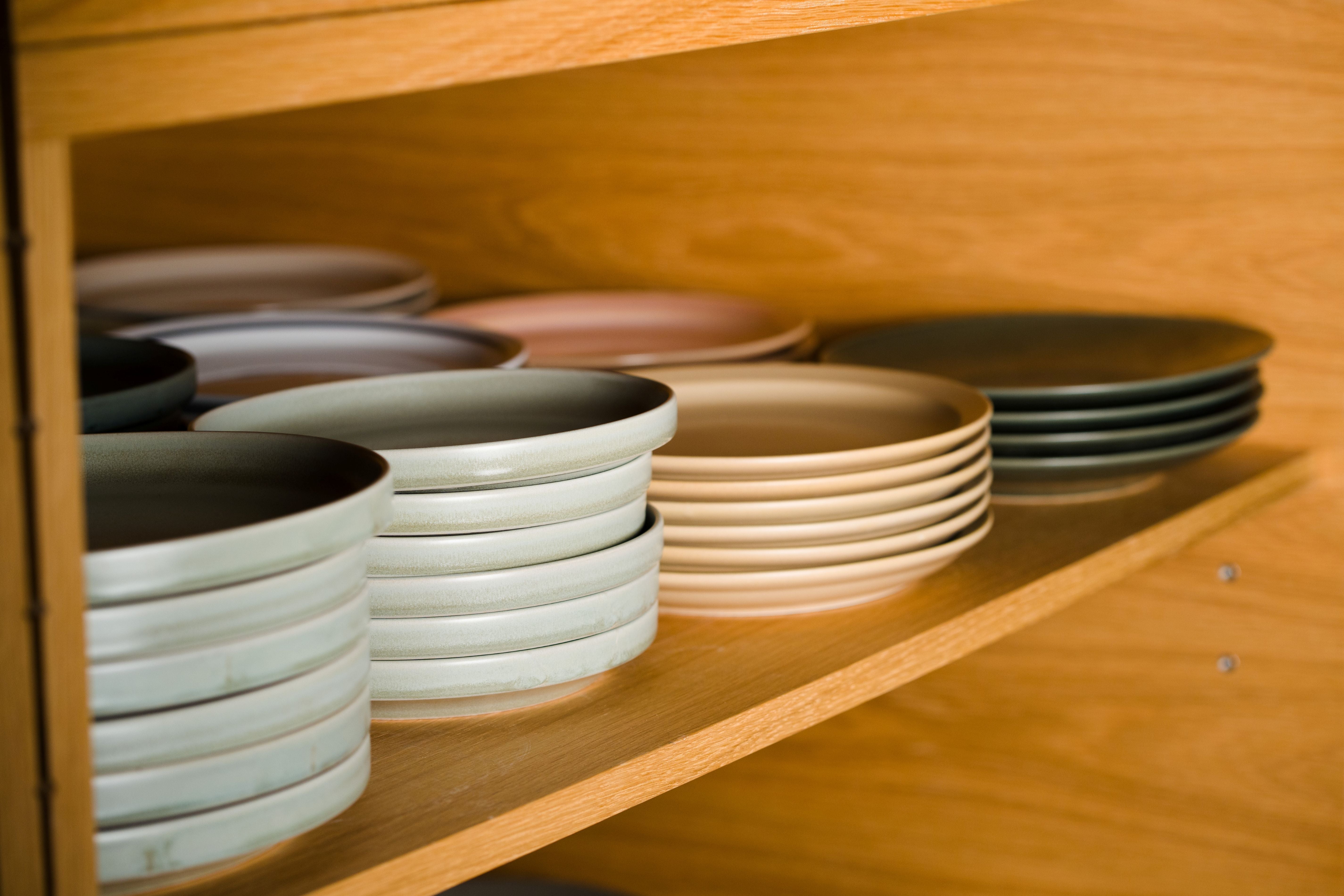 Plates (S)
